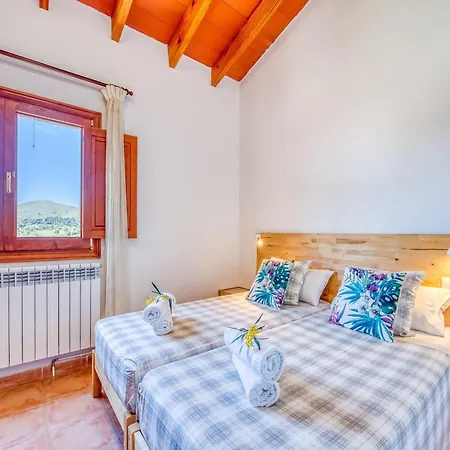 2 Bedroom Country House, Holiday home *